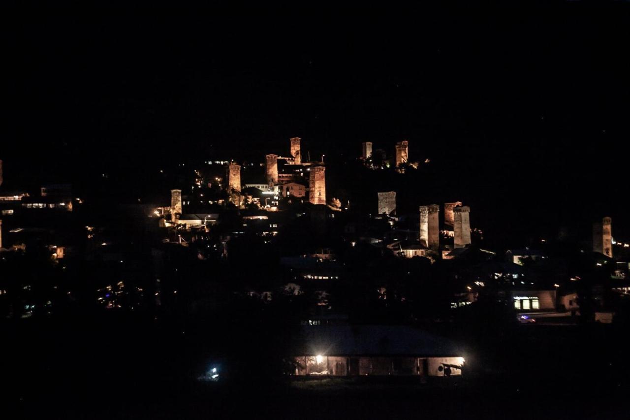 Latour Mestia Bagian luar foto