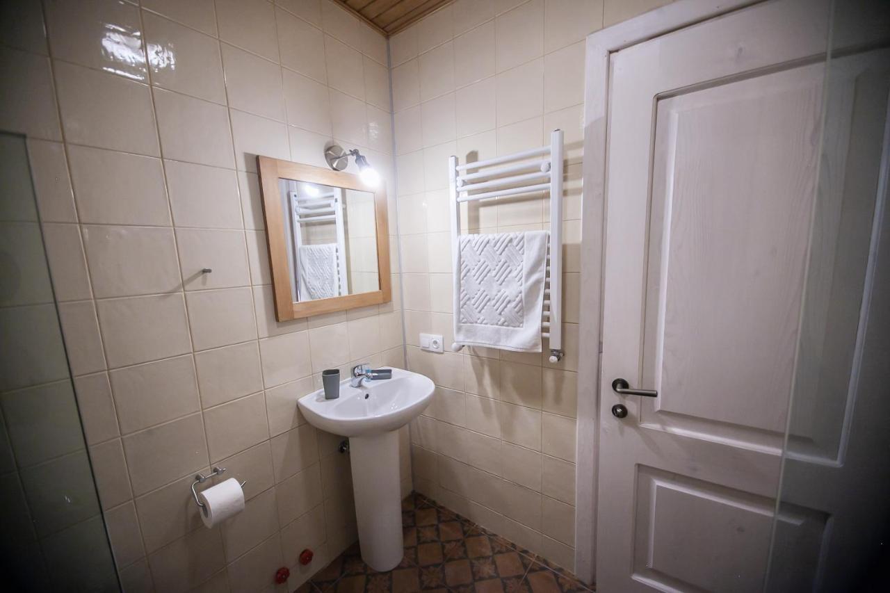 Latour Mestia Bagian luar foto